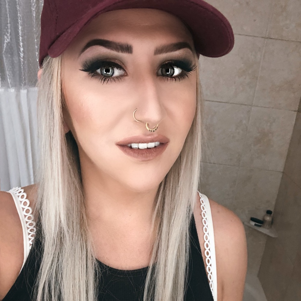 Meet your Posher, Kayla